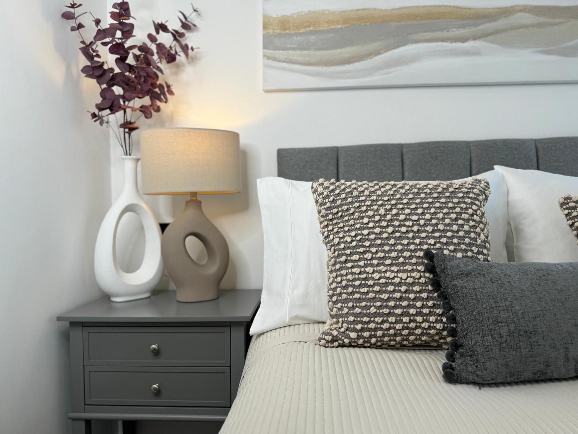 Modern One-Bedroom Apartment Свіндон Екстер'єр фото