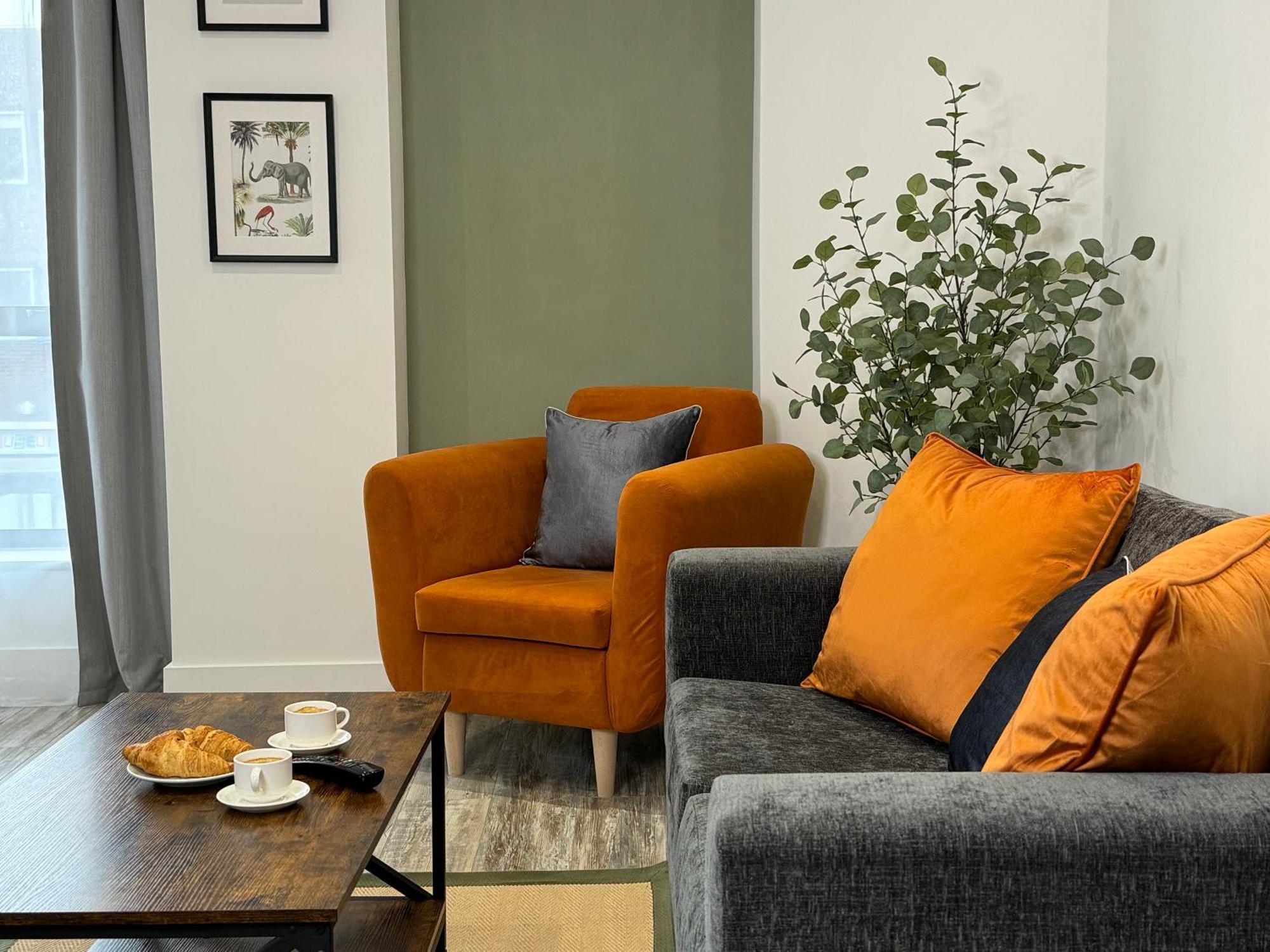 Modern One-Bedroom Apartment Свіндон Екстер'єр фото