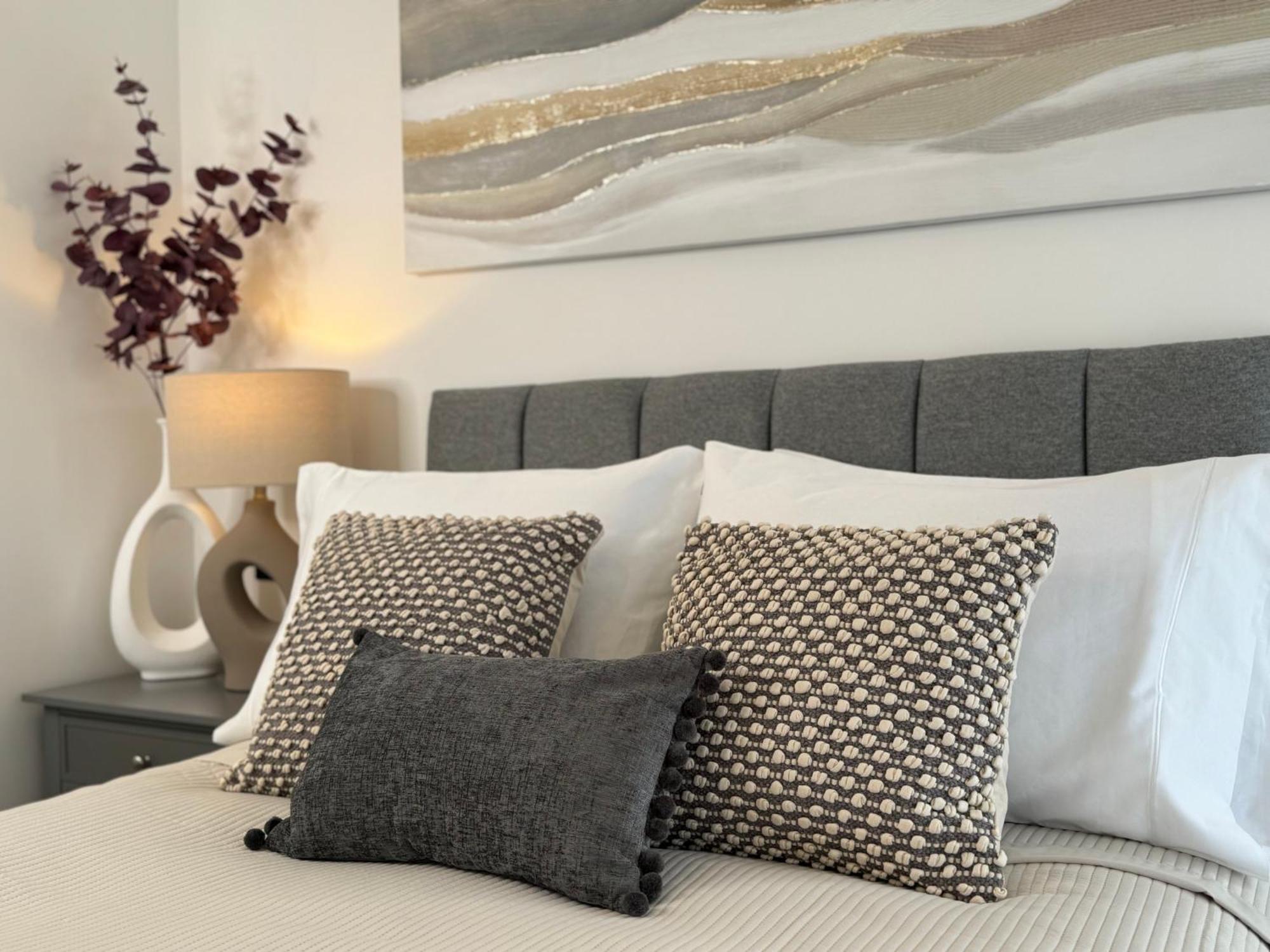 Modern One-Bedroom Apartment Свіндон Екстер'єр фото