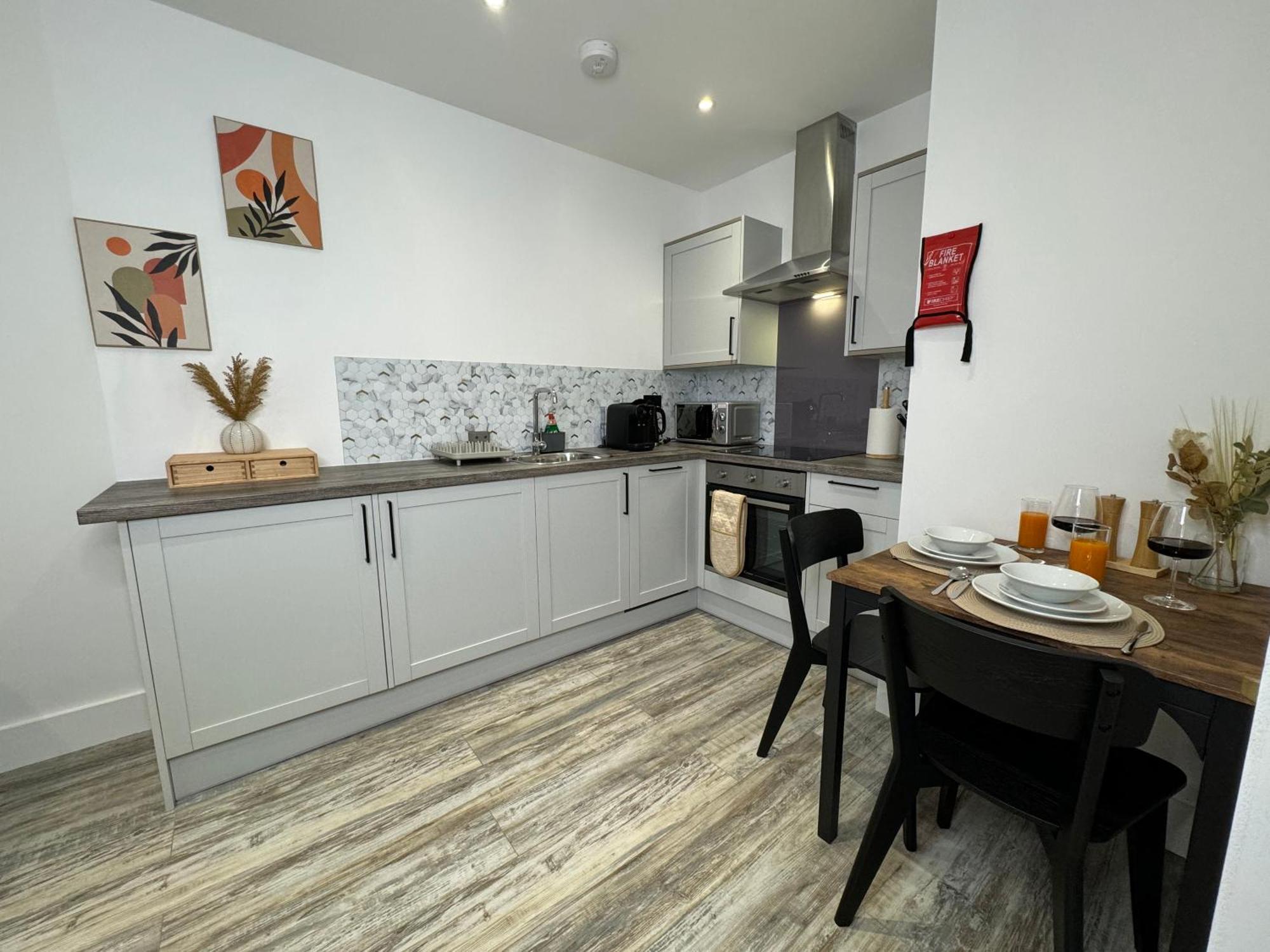 Modern One-Bedroom Apartment Свіндон Екстер'єр фото